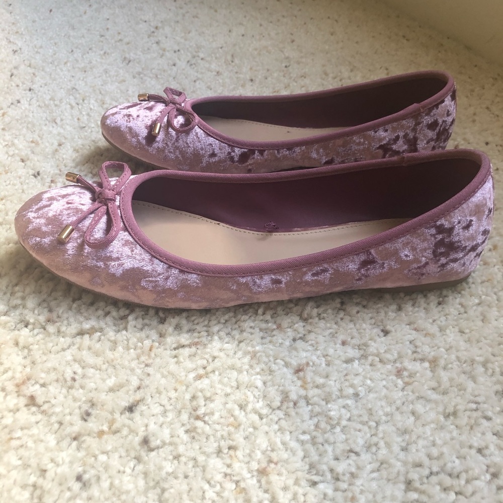 Forever 21 velvet flats